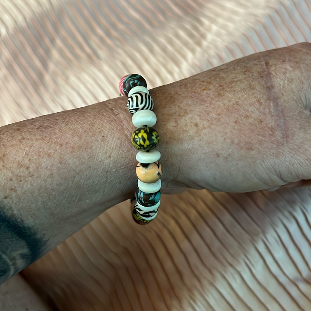 Multi-colored Viva Bead Bracelet